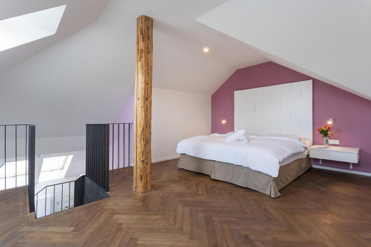 Modern Close To River Daire