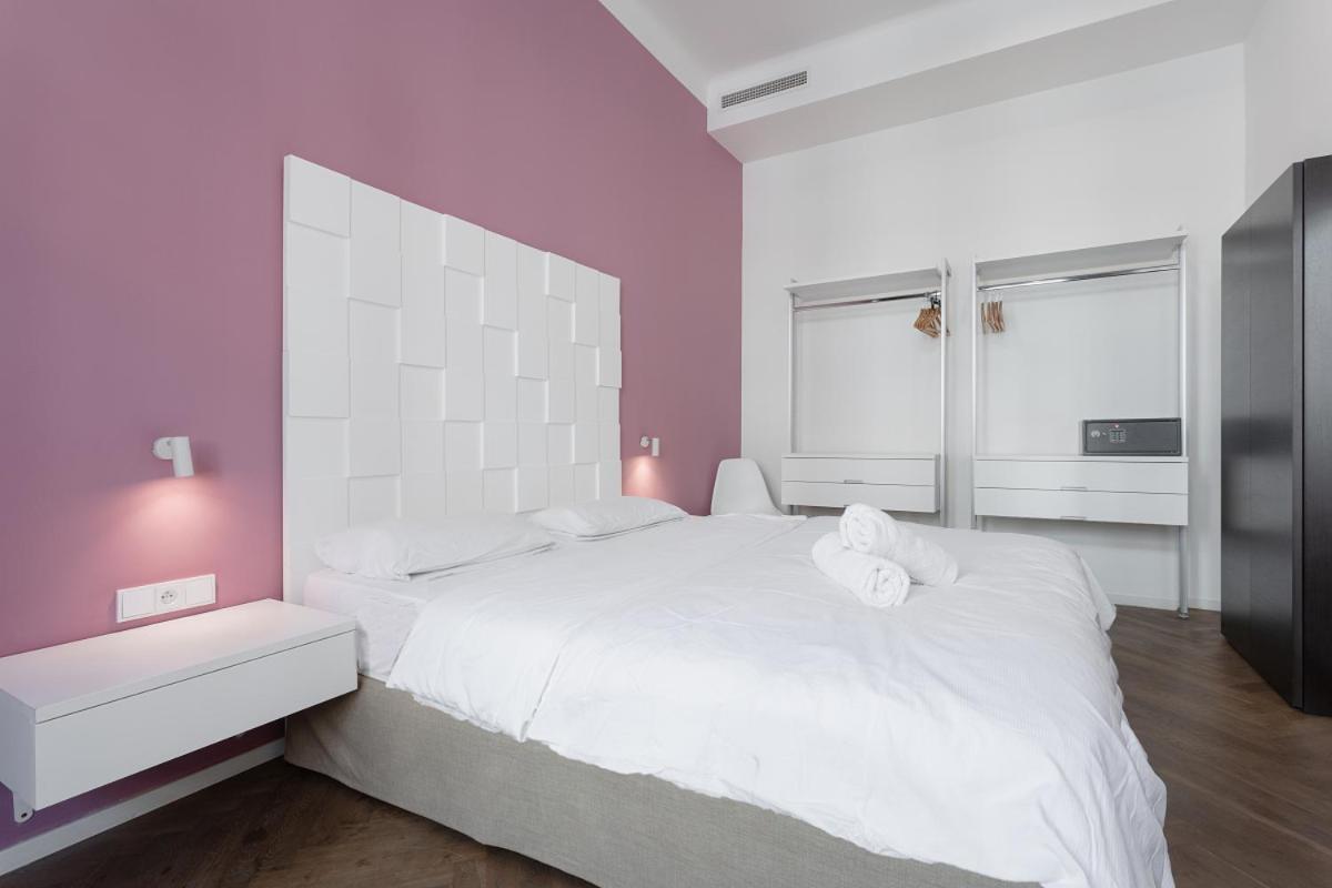 Modern Close To River Daire *
